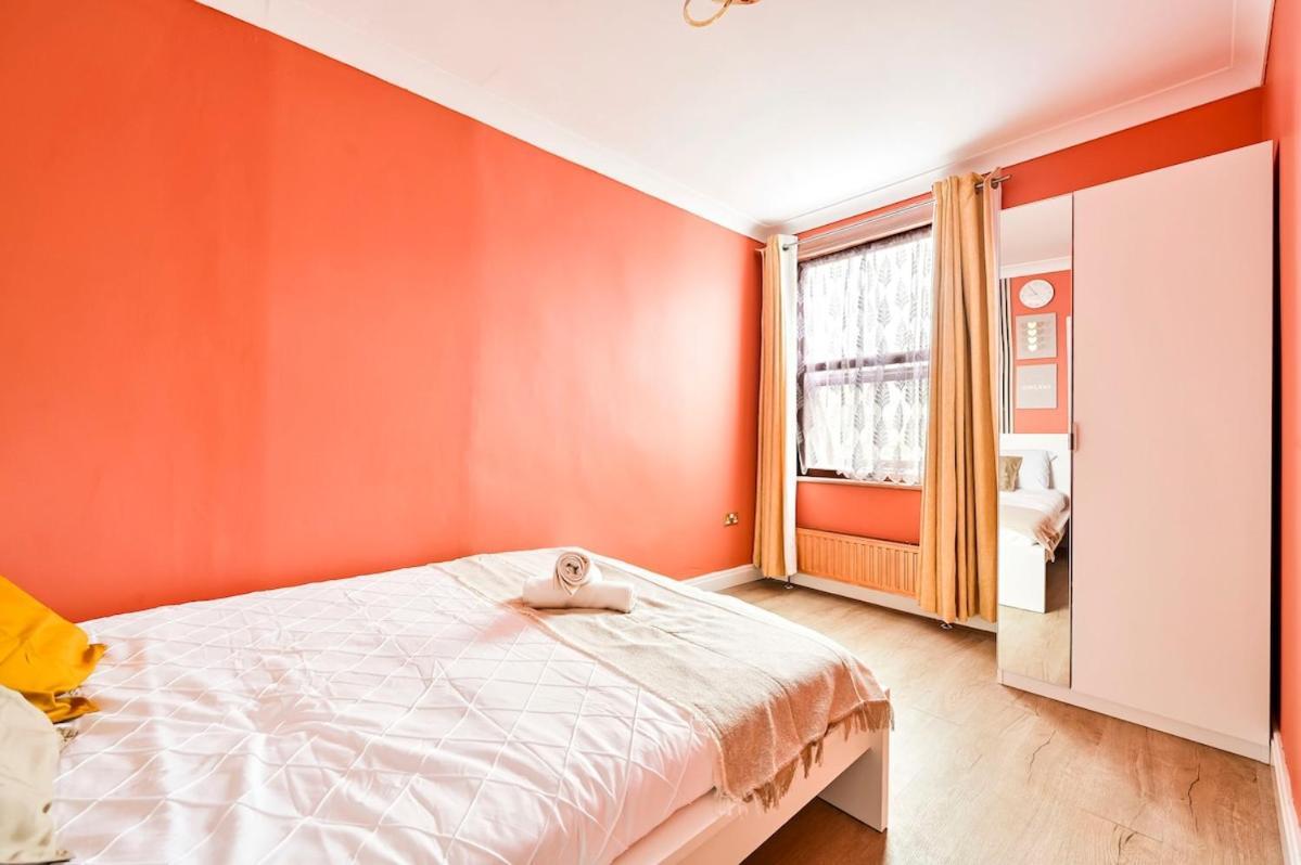 Cozy 3 Bed Home In London, Free Parking, Sleeps 8! Exterior photo