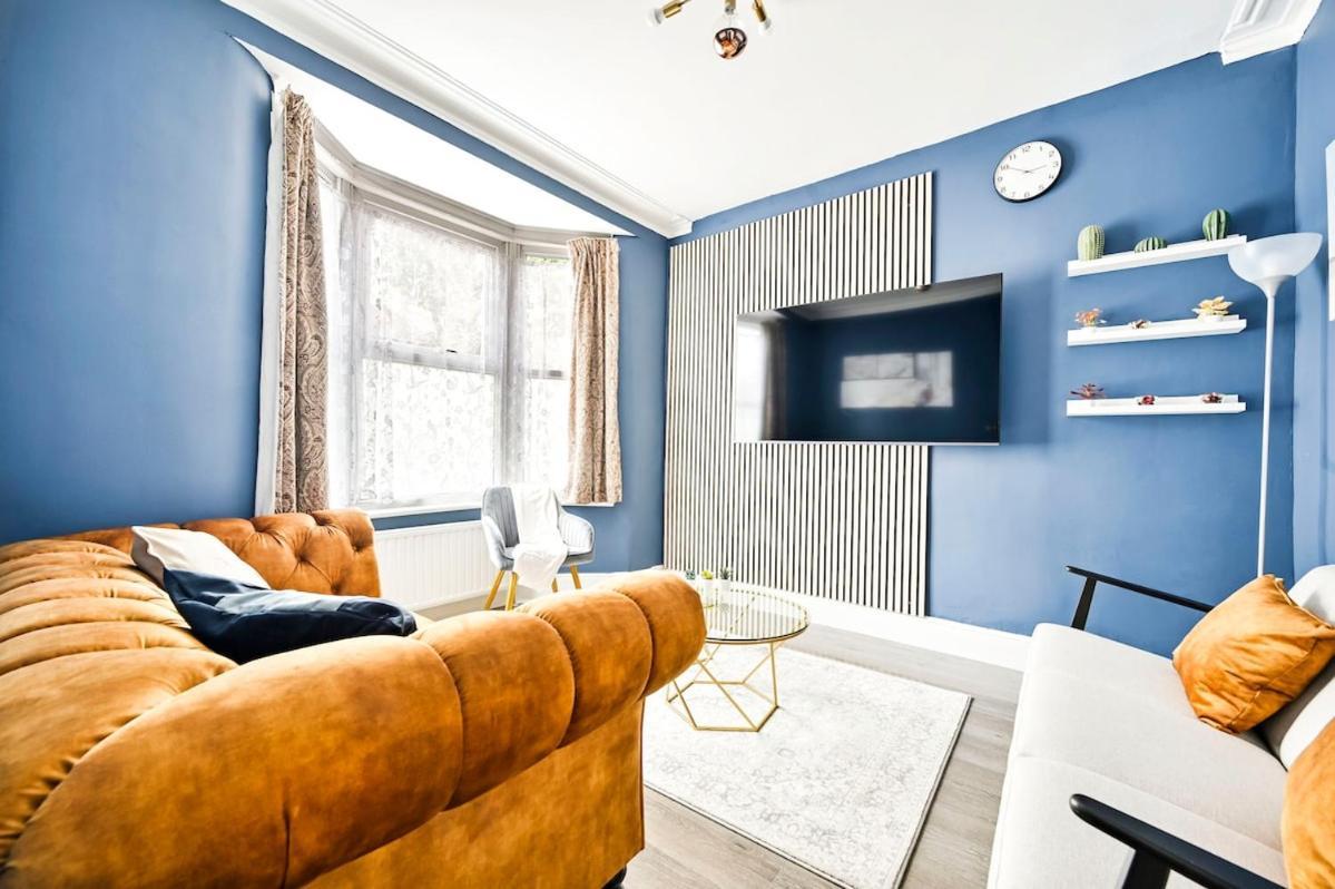 Cozy 3 Bed Home In London, Free Parking, Sleeps 8! Exterior photo